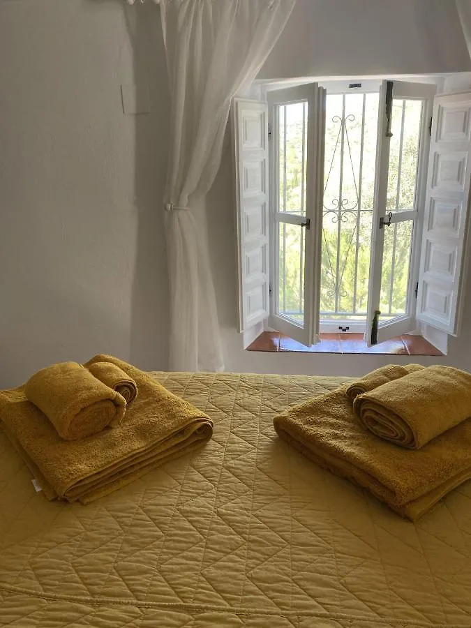 Bed & Breakfast Finca Flor Canillas de Albaida