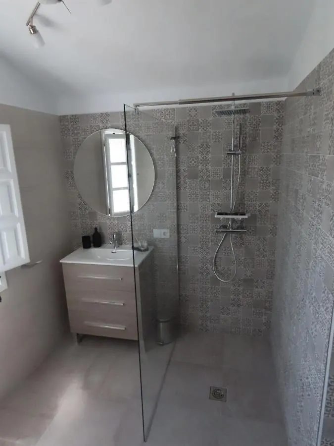 Finca Flor Canillas de Albaida Bed & Breakfast