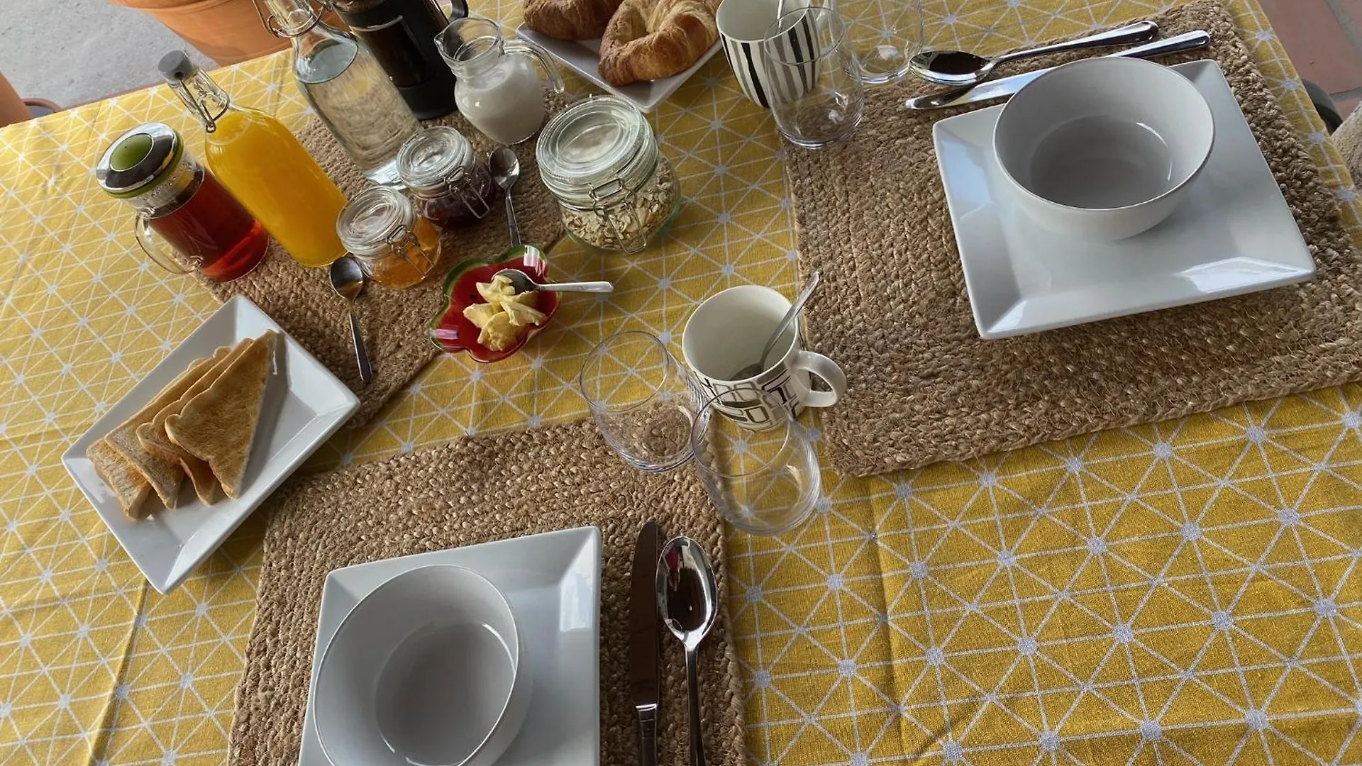 Finca Flor Canillas de Albaida Bed & Breakfast